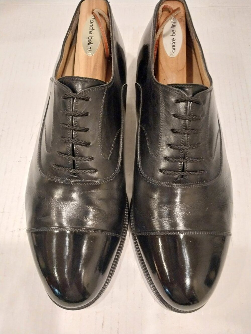 SALVATORE FERRAGAMO men's (SAVE $800) size 8.5 2E black Oxford.